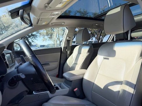 Used 2017 Kia Sportage EX w/ EX Premium Package image 7