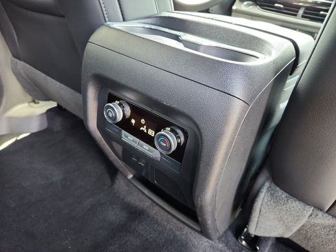 Used 2025 Buick Enclave Preferred FWD image 44