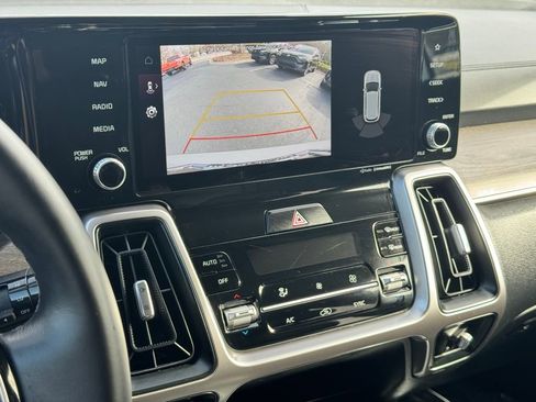 Used 2022 Kia Sorento EX w/ Panoramic Sunroof Package image 34