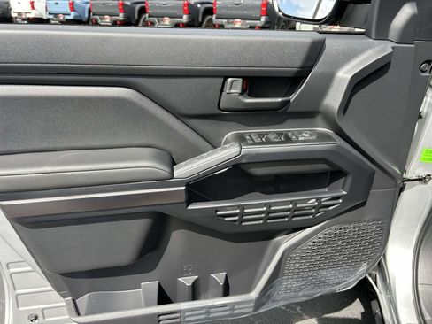 New 2026 Toyota 4Runner SR5 AWD/4WD image 17