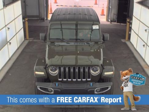 Used 2023 Jeep Wrangler Unlimited Sahara AWD/4WD image 3
