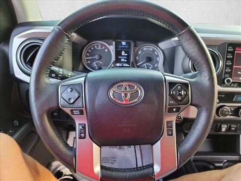 Used 2022 Toyota Tacoma SR5 w/ Technology Package RWD image 18