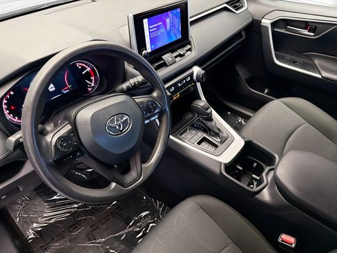 Used 2025 Toyota RAV4 XLE FWD image 7