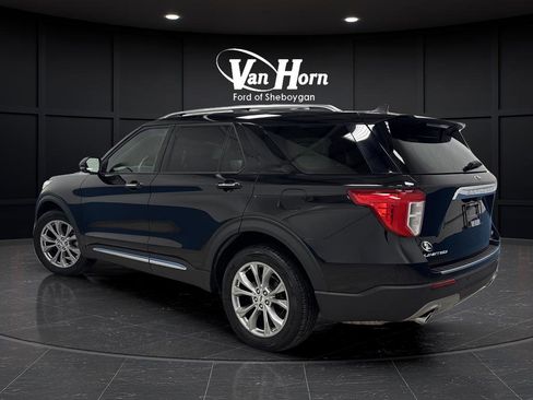 Used 2023 Ford Explorer Limited image 3