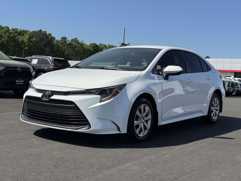 Used 2025 Toyota Corolla LE FWD image 23
