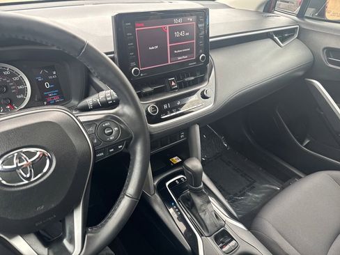 Used 2022 Toyota Corolla Cross LE image 21