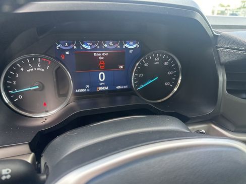 Used 2024 Ford Expedition Max XLT image 2