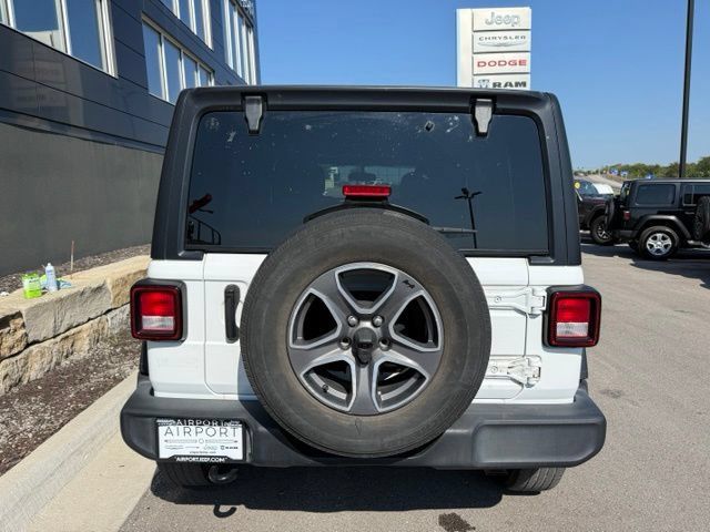 Used 2022 Jeep Wrangler Unlimited Sport AWD/4WD image 4
