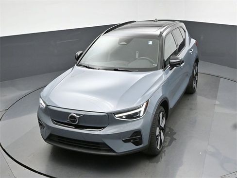 Used 2023 Volvo XC40 Recharge Ultimate image 44