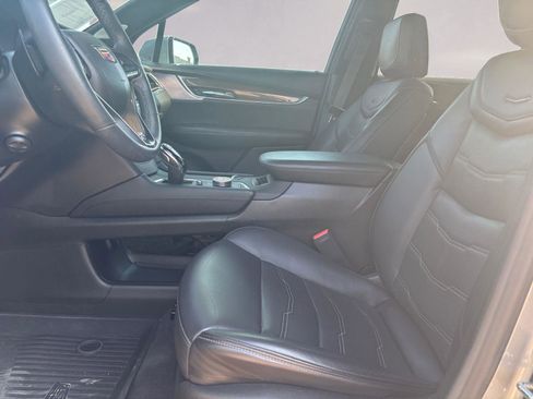 Certified 2023 Cadillac XT6 Premium Luxury w/ Platinum Package image 9