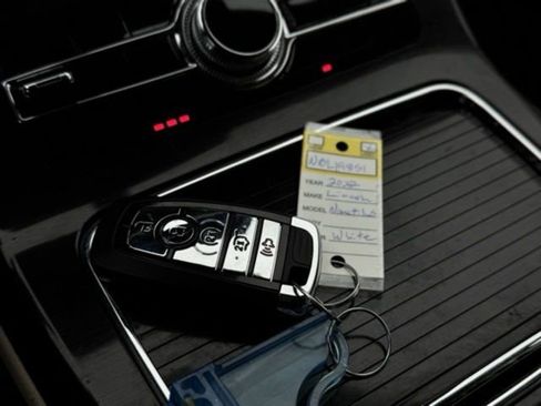 Used 2022 Lincoln Nautilus AWD image 35