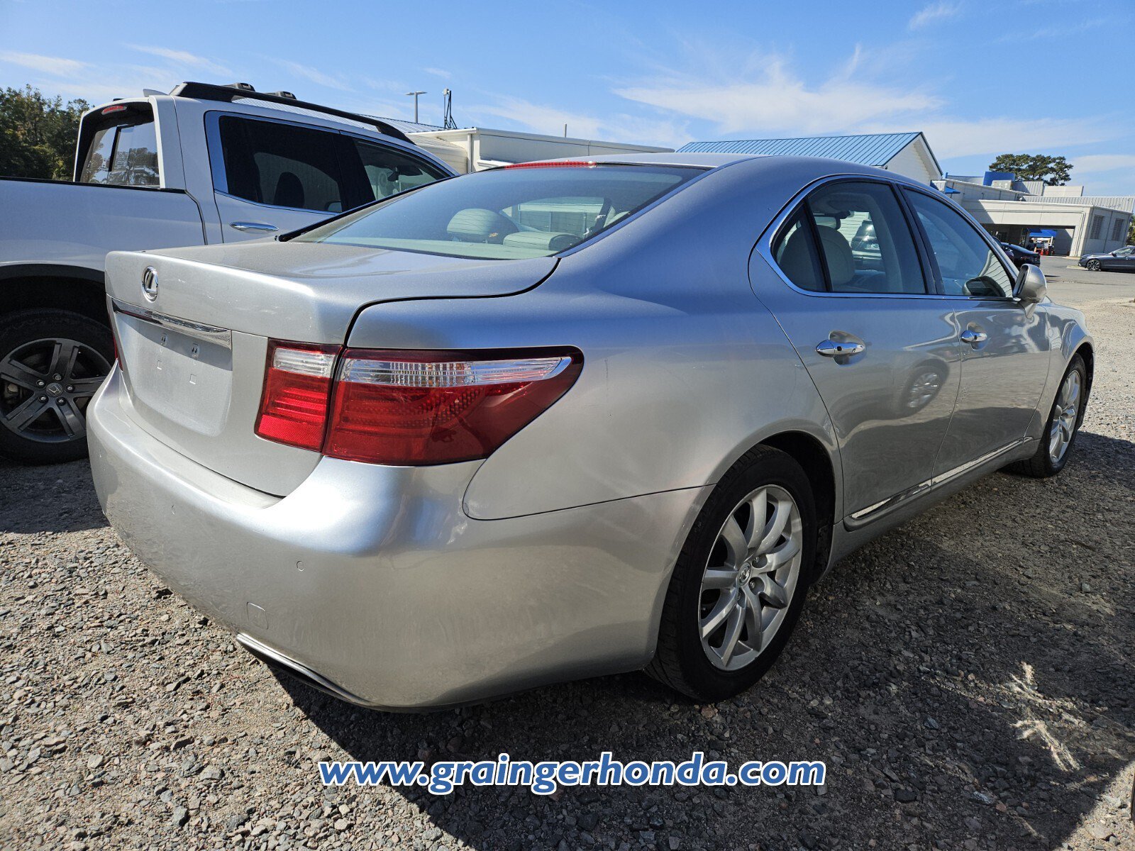 Used 2007 Lexus LS 460 w/ Comfort Pkg RWD image 6