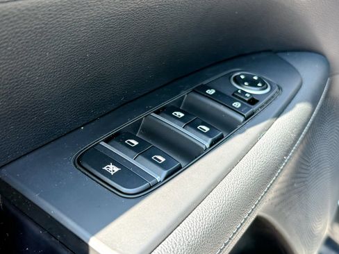 Certified 2024 Kia Forte GT-Line FWD image 17