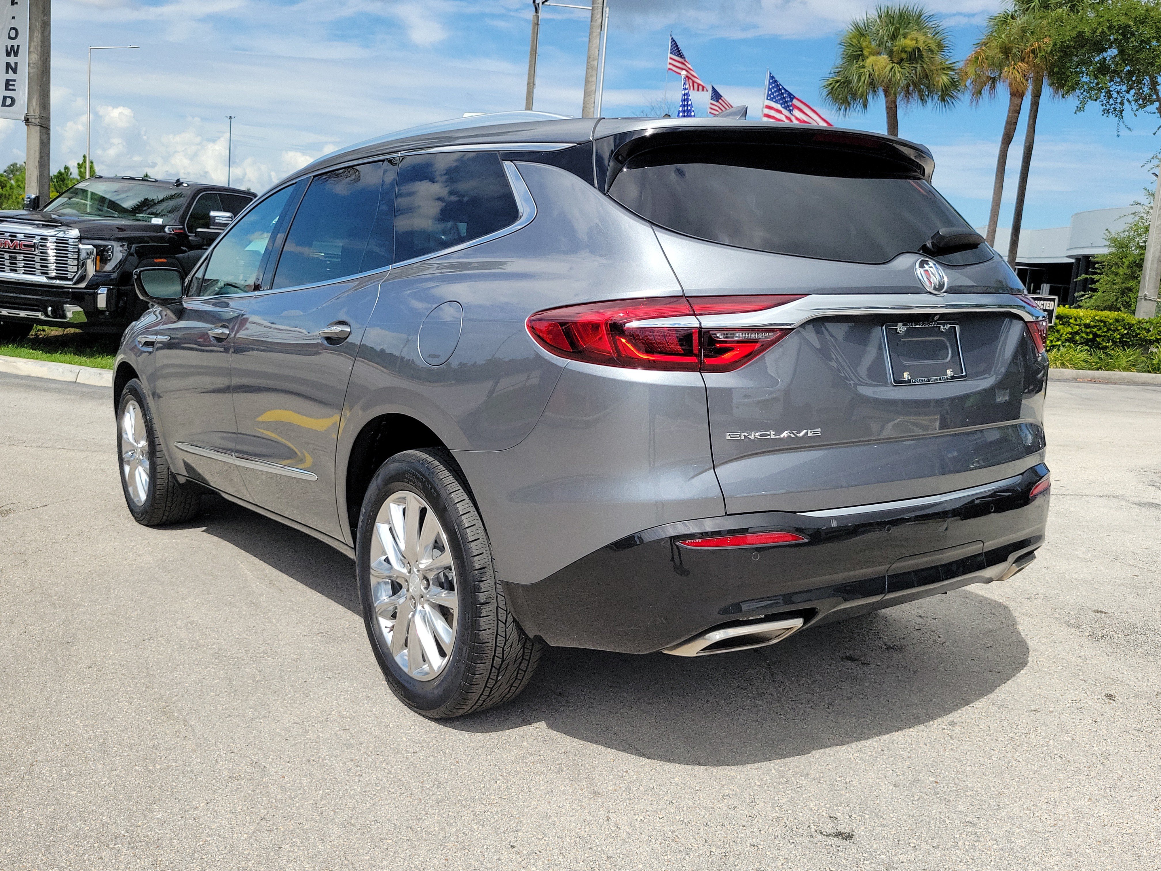Used 2021 Buick Enclave Premium w/ Sun and Sites Package FWD image 7