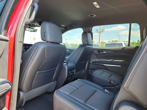 New 2026 Chevrolet Traverse High Country FWD image 17