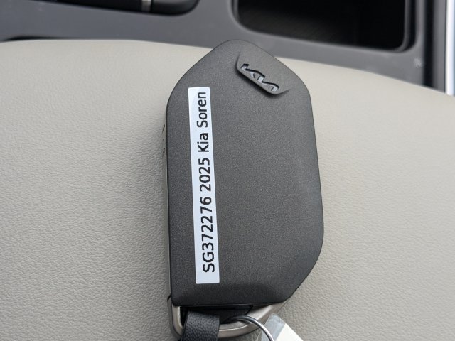 Used 2025 Kia Sorento S w/ Panoramic Sunroof Package FWD image 31