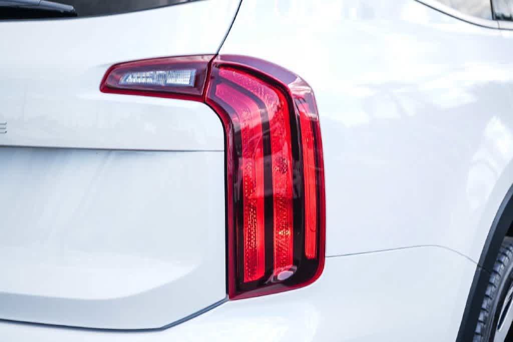 Certified 2024 Kia Telluride S w/ S Sunroof Package FWD image 9