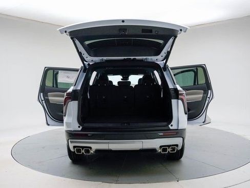 New 2026 Chevrolet Traverse LT w/ Enhanced Driving Package FWD image 20