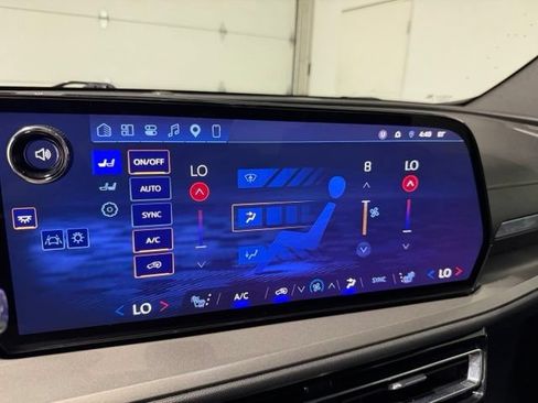 Certified 2026 Chevrolet Traverse LT w/ Driver Confidence Package FWD image 19