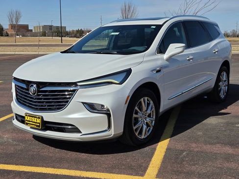 Used 2023 Buick Enclave Premium w/ Experience Buick Package image 8