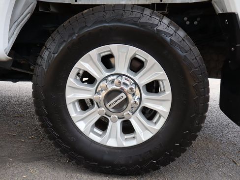 Used 2022 Ford F350 XLT w/ XLT Value Package AWD/4WD image 41