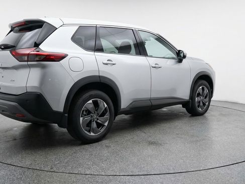 Used 2025 Nissan Rogue SV image 9