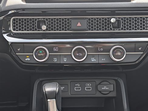 Used 2023 Honda Civic Touring image 31