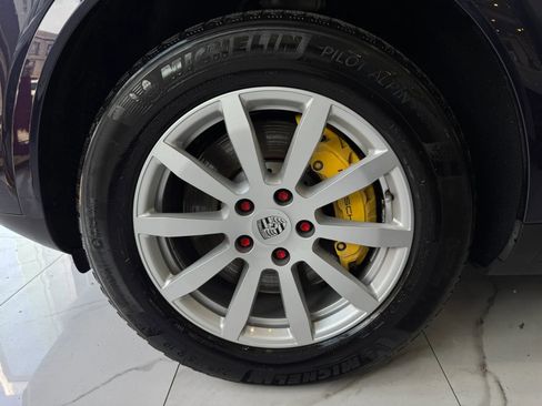 Used 2019 Porsche Cayenne S AWD/4WD image 7