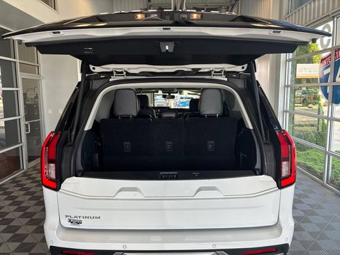 Used 2025 Ford Expedition Platinum AWD/4WD image 15
