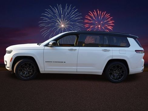 Certified 2024 Jeep Grand Cherokee L Summit AWD/4WD image 9