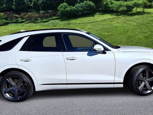 Certified 2025 Genesis GV70 3.5T Sport w/ Sport Advanced Package image 9