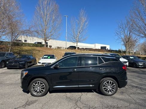 Used 2024 GMC Terrain Denali w/ Denali Premium Package image 8