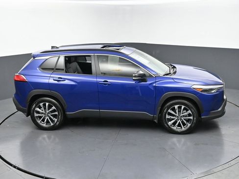 Used 2025 Toyota Corolla Cross XLE w/ Convenience Package image 44