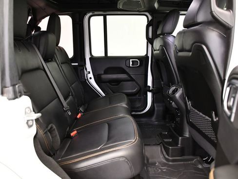 Used 2025 Jeep Wrangler Sahara image 48