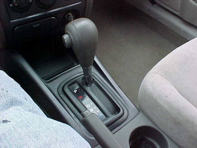 Used 2005 Hyundai Elantra GLS FWD image 24