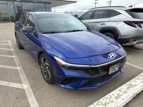 Used 2025 Hyundai Elantra Sport FWD image 10