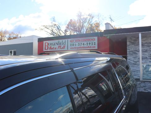 Used 2017 GMC Yukon XL SLT image 62