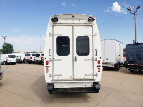 Used 2010 Chevrolet Express 3500 Extended RWD image 8