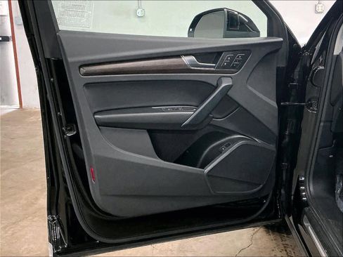 Used 2023 Audi Q5 2.0T Premium w/ Convenience Package image 26