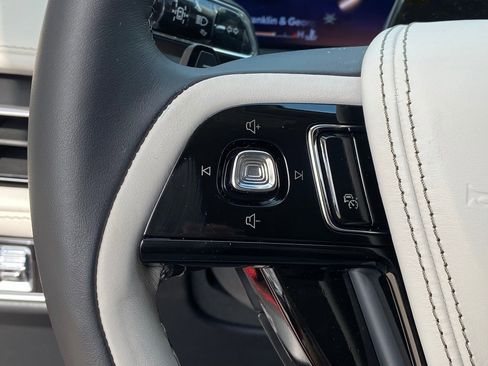 New 2026 Lincoln Aviator 2WD image 25