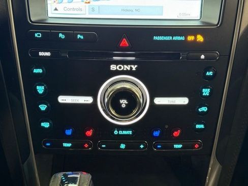 Certified 2017 Ford Explorer Platinum image 32