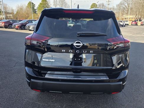 New 2026 Nissan Rogue SV w/ SV Premium Package image 4
