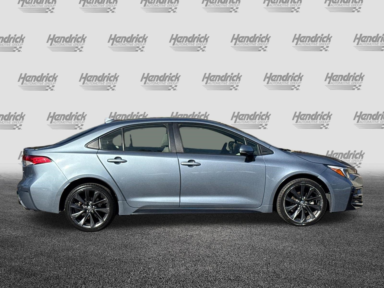 Used 2023 Toyota Corolla SE FWD image 3