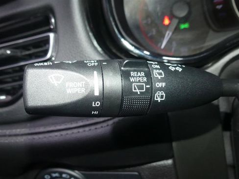 Used 2021 Dodge Durango SXT image 34