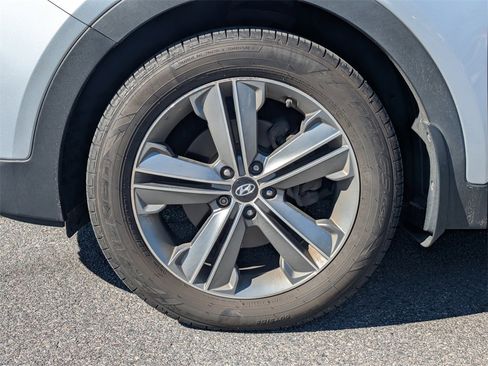 Used 2015 Hyundai Santa Fe Limited image 12