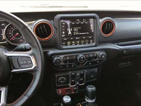 Used 2022 Jeep Gladiator Mojave w/ Trailer Tow Package image 6