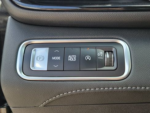 Used 2025 Buick Enclave Preferred FWD image 23