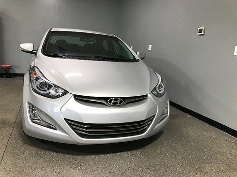 Used 2016 Hyundai Elantra Limited FWD image 8