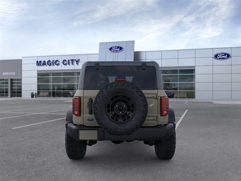 New 2026 Ford Bronco Outer Banks w/ Sasquatch Package AWD/4WD image 5