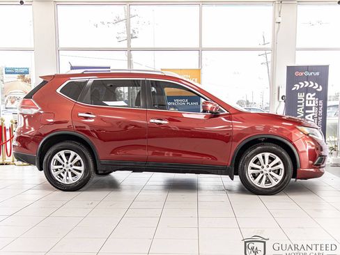 Used 2016 Nissan Rogue SV w/ SV Premium Package AWD/4WD image 9